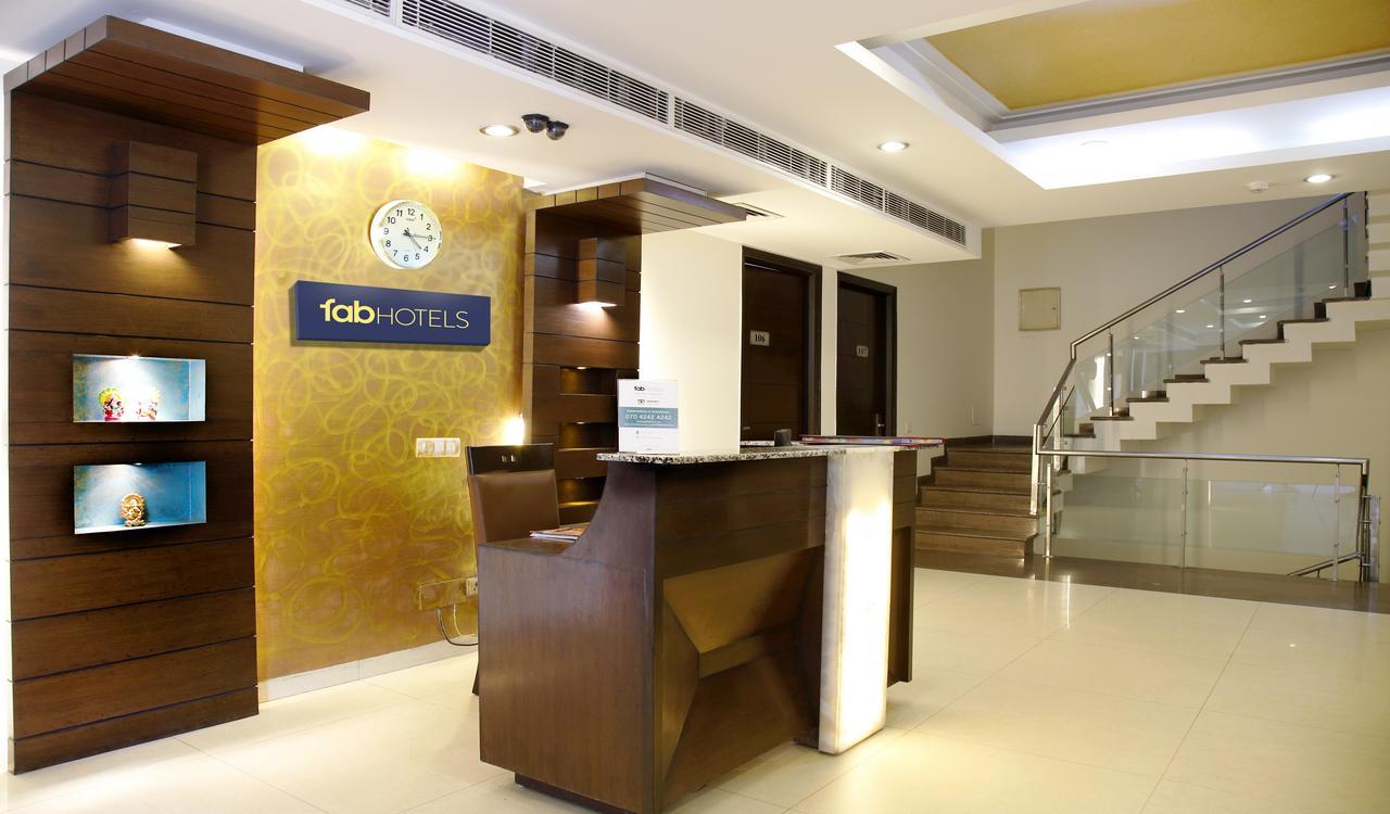 Fabhotel Oasis Dlf Phase 3 Ґурґаон Екстер'єр фото
