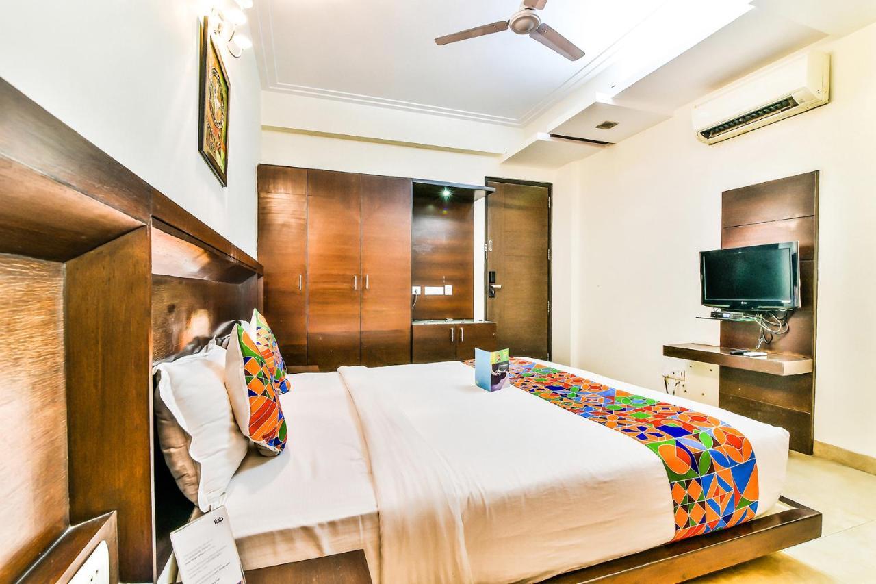 Fabhotel Oasis Dlf Phase 3 Ґурґаон Екстер'єр фото