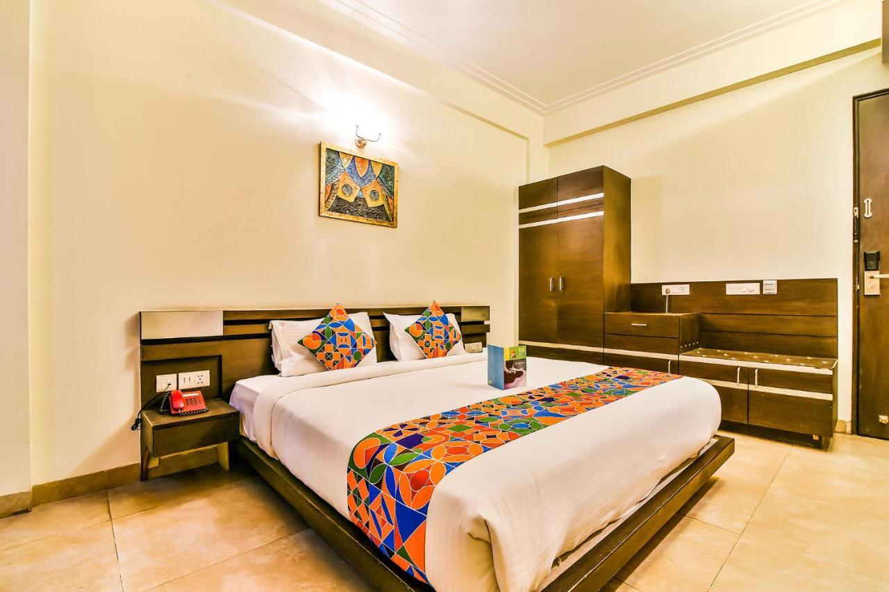 Fabhotel Oasis Dlf Phase 3 Ґурґаон Екстер'єр фото