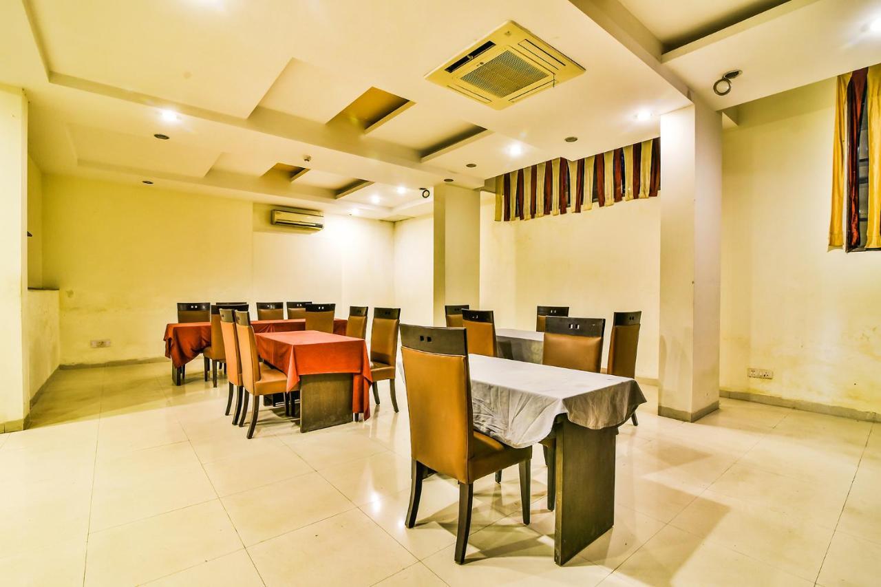 Fabhotel Oasis Dlf Phase 3 Ґурґаон Екстер'єр фото