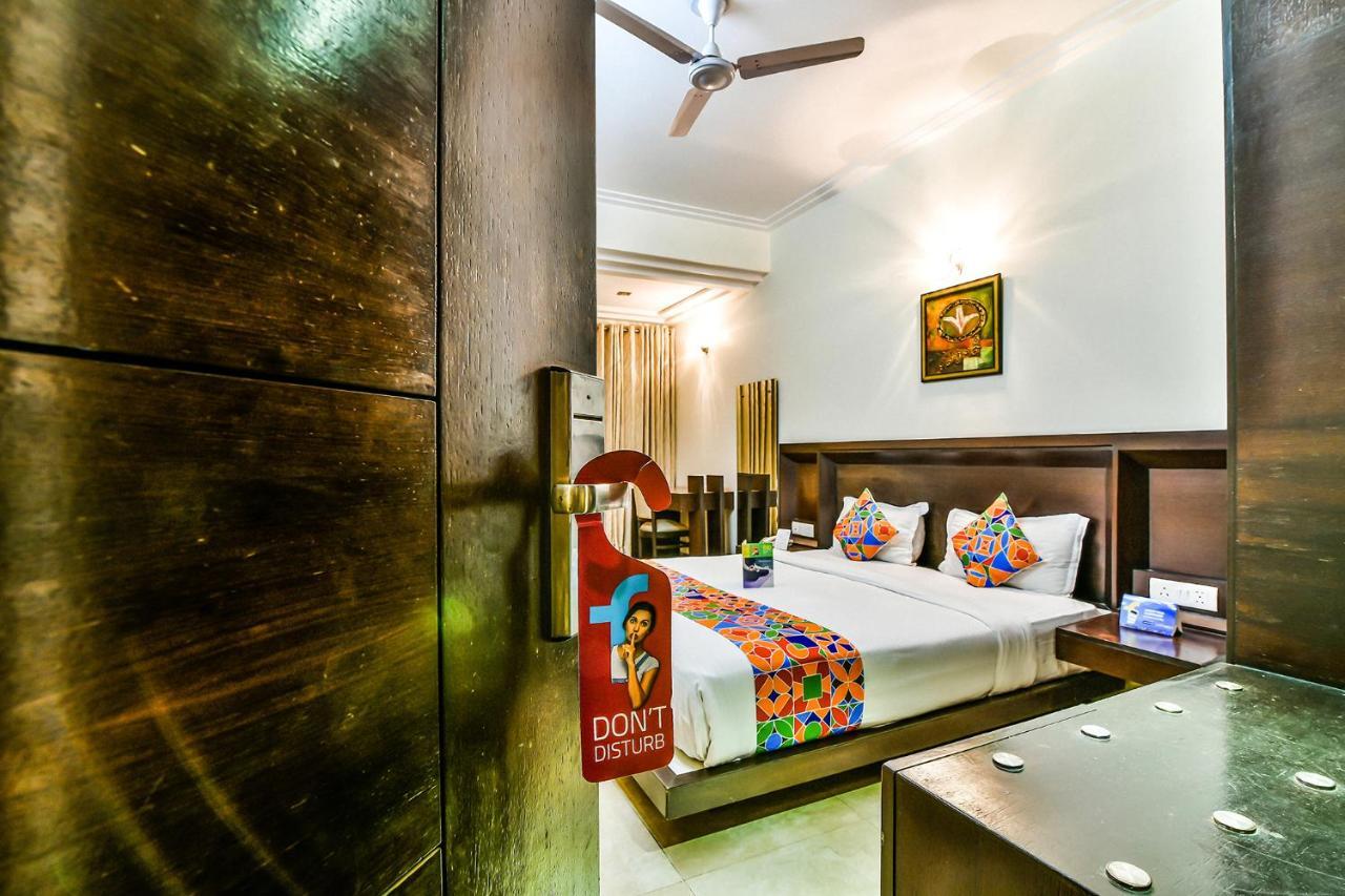 Fabhotel Oasis Dlf Phase 3 Ґурґаон Екстер'єр фото