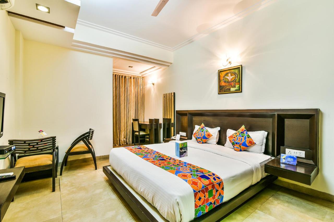 Fabhotel Oasis Dlf Phase 3 Ґурґаон Екстер'єр фото