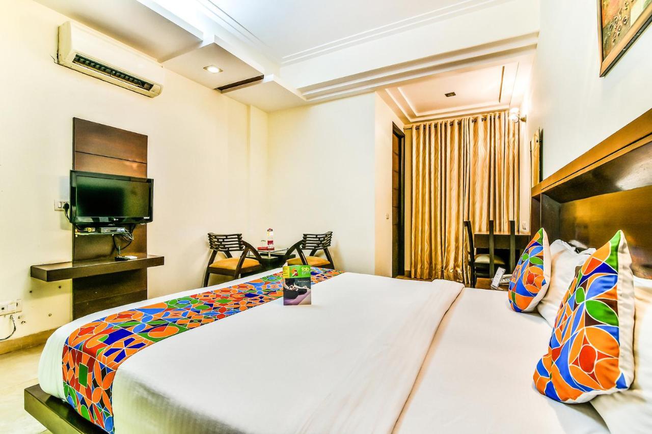 Fabhotel Oasis Dlf Phase 3 Ґурґаон Екстер'єр фото