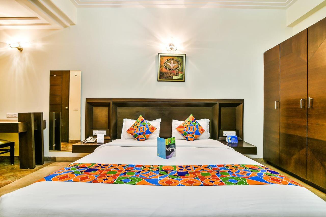 Fabhotel Oasis Dlf Phase 3 Ґурґаон Екстер'єр фото
