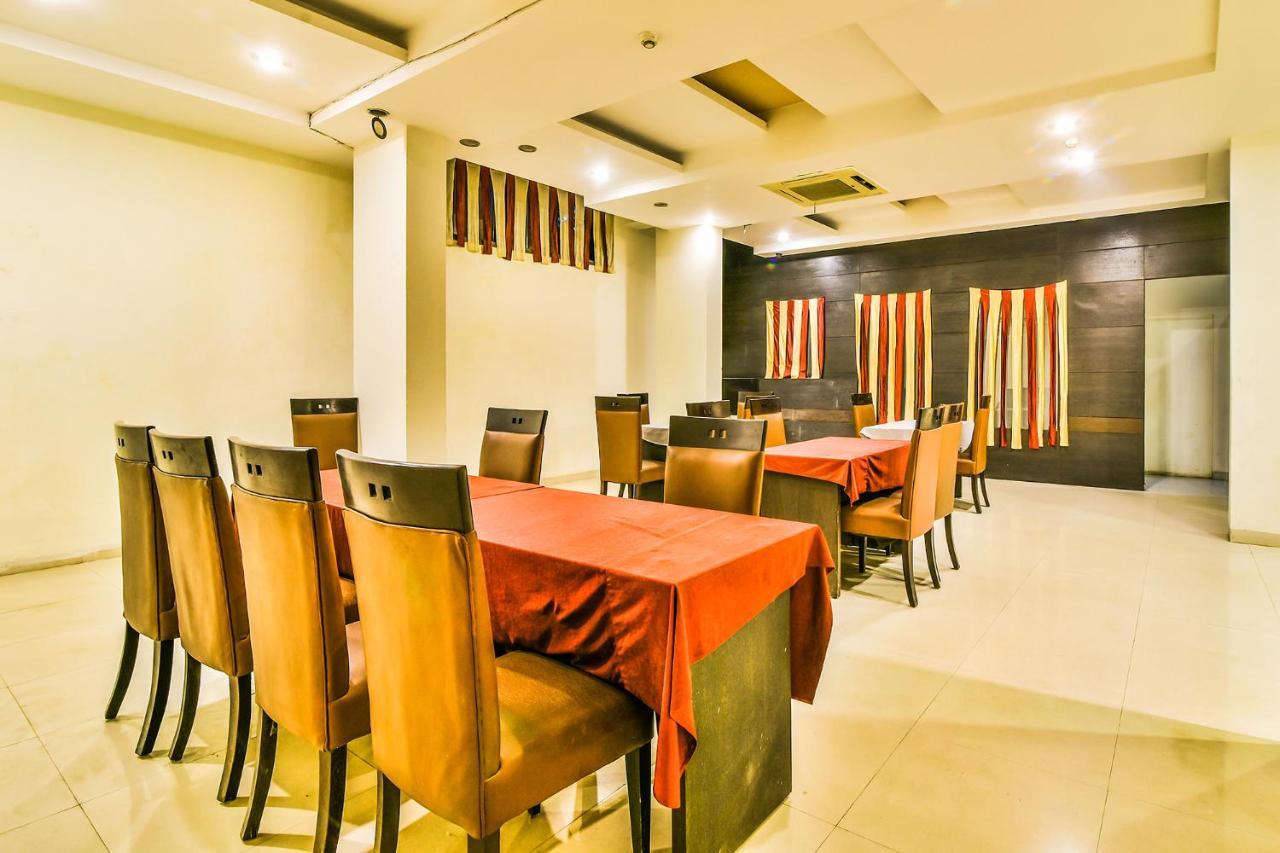 Fabhotel Oasis Dlf Phase 3 Ґурґаон Екстер'єр фото