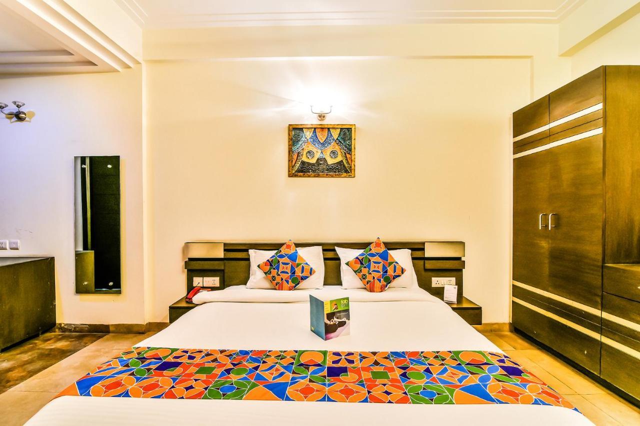 Fabhotel Oasis Dlf Phase 3 Ґурґаон Екстер'єр фото